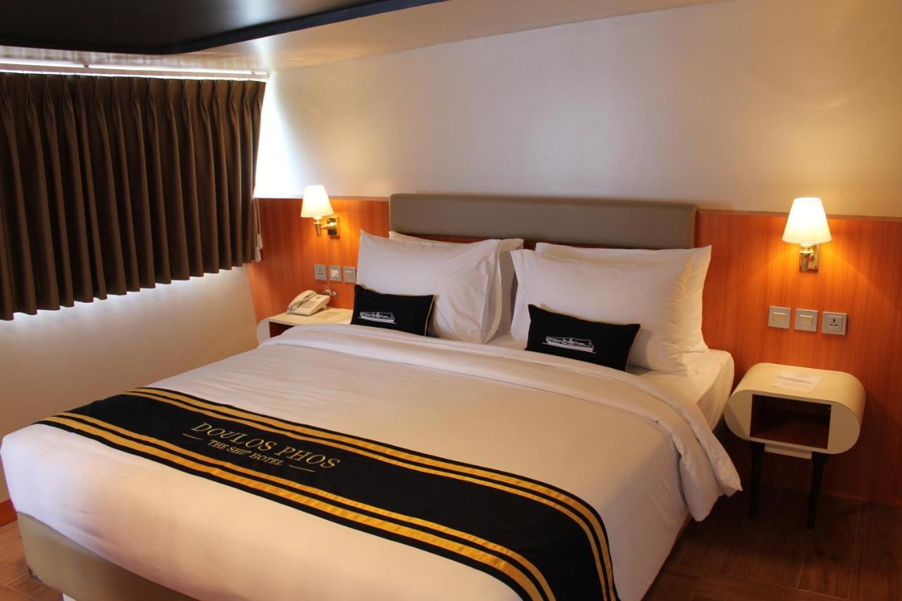 Doulos Phos The Ship Hotel Лагой Стая снимка