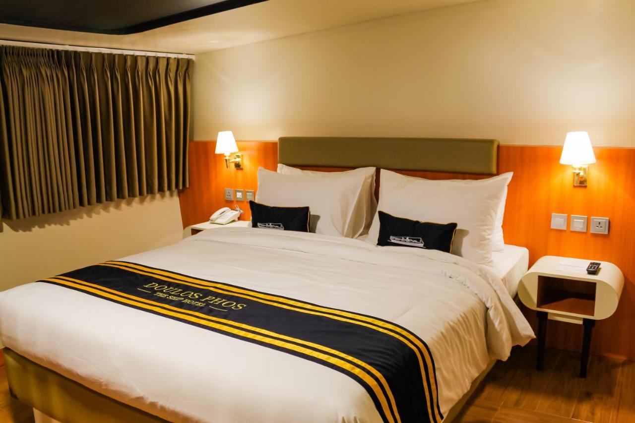 Doulos Phos The Ship Hotel Лагой Екстериор снимка
